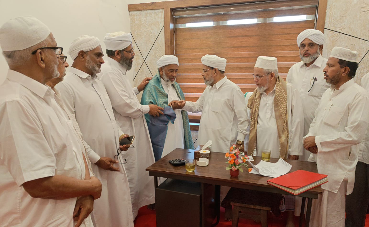 Honoring and felicitating Darimi Usthad at Sa-adiya